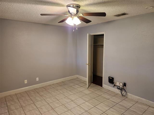 Building Photo - 3413 Urban Dr