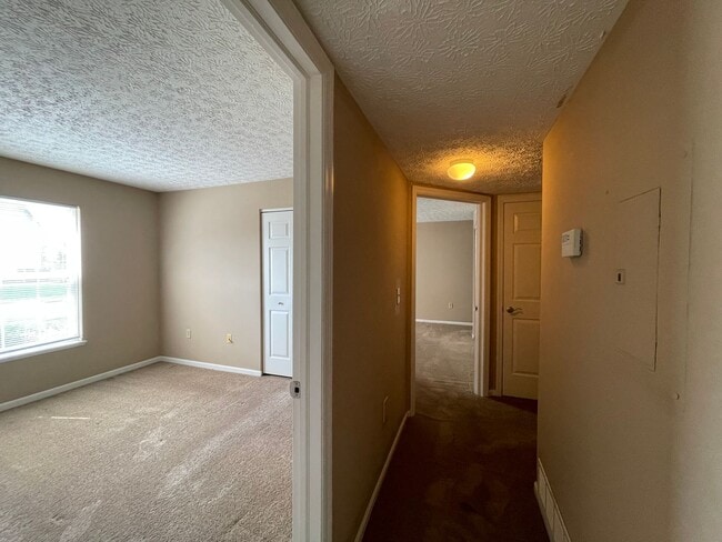 Building Photo - 5558 Garden Ridge