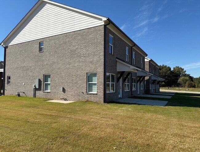 Building Photo - 4356 Parkcrest Dr