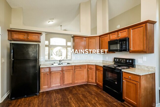Building Photo - 3 Bedroom Pet-Friendly Home in Jacksonville, FL with Main Street Renewal