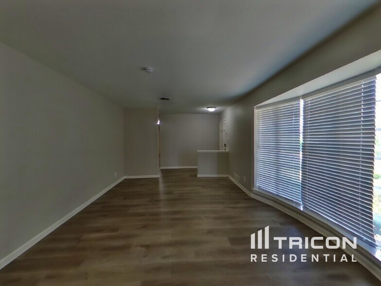 Building Photo - 3240 Springwood Ln