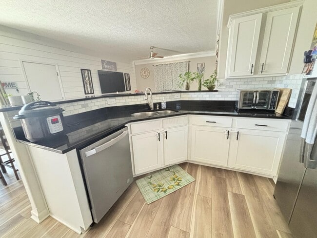 Building Photo - 5821 Marble Creek St