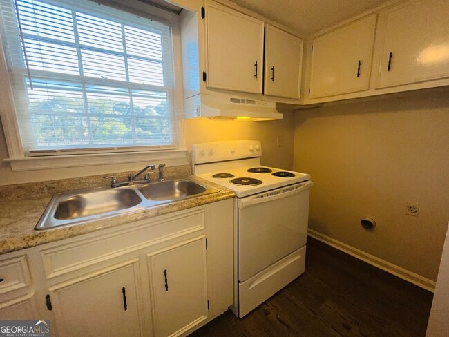 Building Photo - 17 Curran Ave