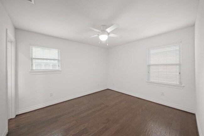 Building Photo - 4427 Sarong Dr