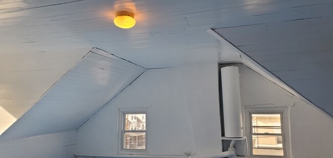 Building Photo - 720 High St