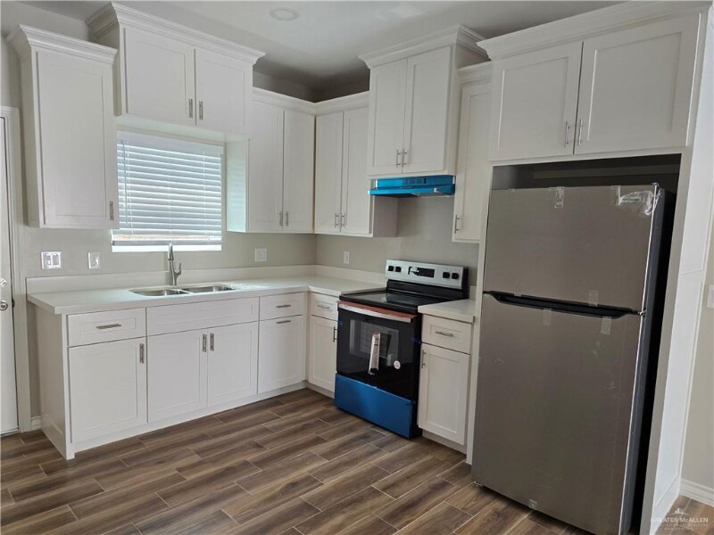 Building Photo - 2809 E Israel Ave