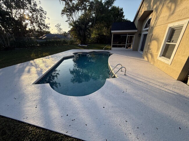 Building Photo - 1304 Lake Breeze Dr