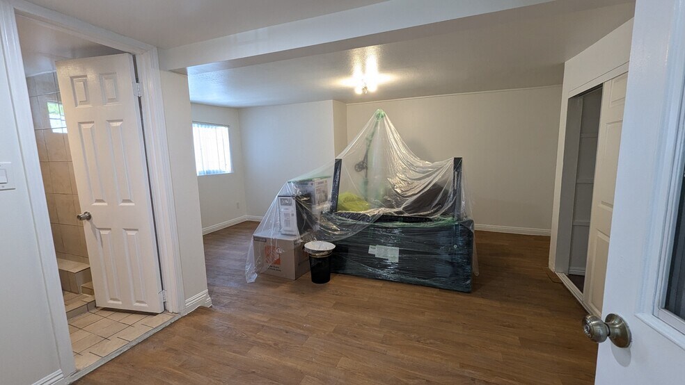 Unit#3 Bedroom roughly 200sqft - 18721 Galleano St