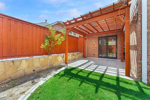 Building Photo - 8108 Locust St