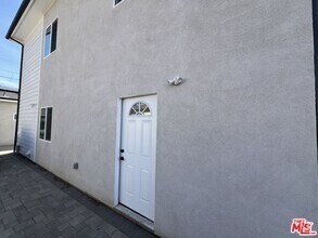 Building Photo - 8640 Baring Cross St