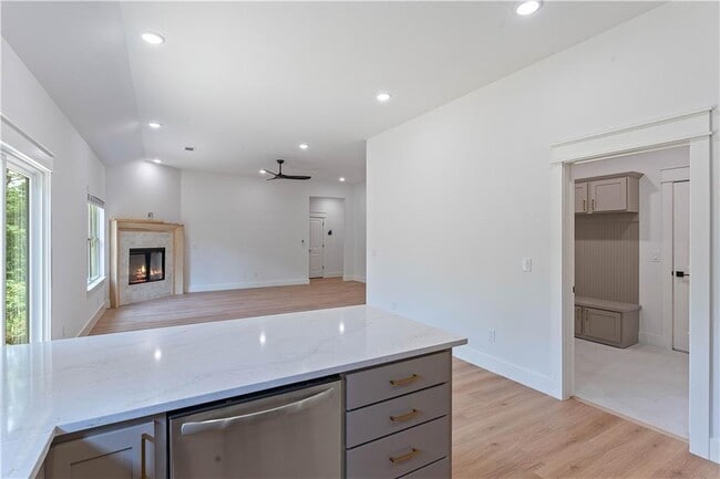 Building Photo - 17 Westmorland Dr