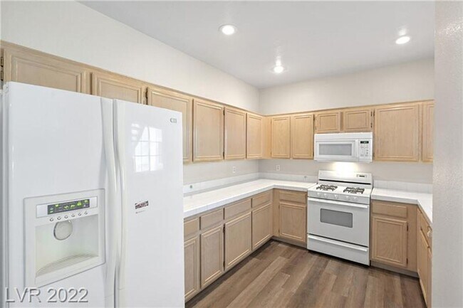 Building Photo - 2 Bed 2 Bath Green Valley Downstairs Condo