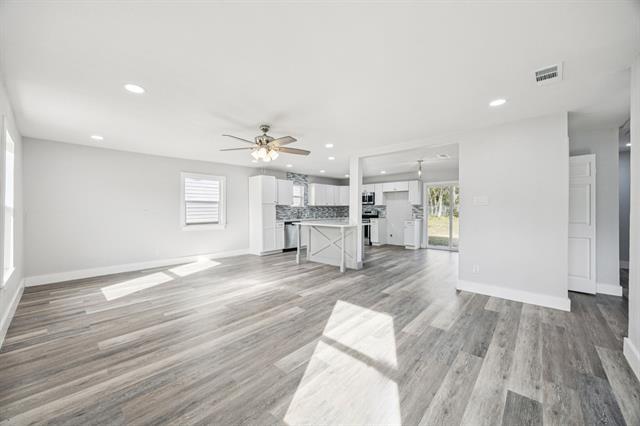 Building Photo - 4500 Wellesley Ave