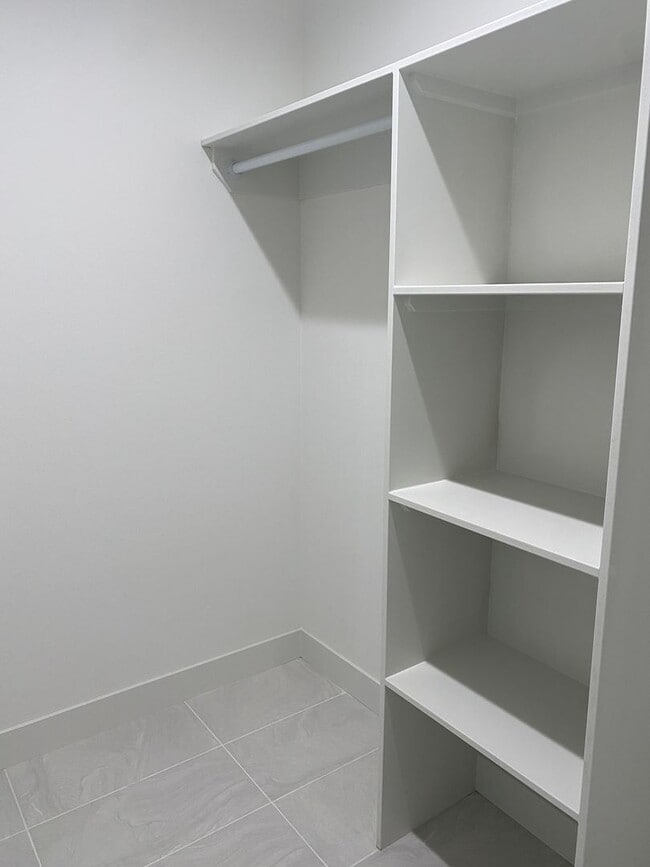 Building Photo - Beautiful New Construction Condo in Moses Pointe, Pets Welcome!