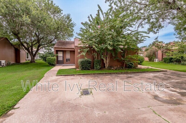 Building Photo - 76 Westwood Dr W