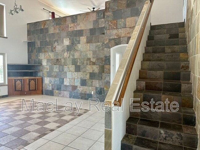 Building Photo - 395 W Sagebrush St