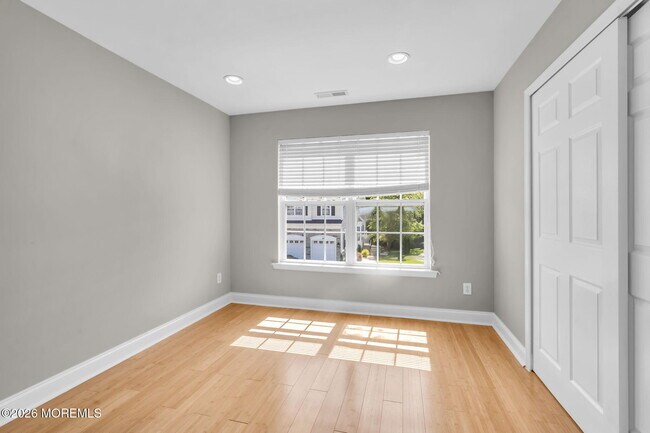 Building Photo - 30 Brookfield Dr