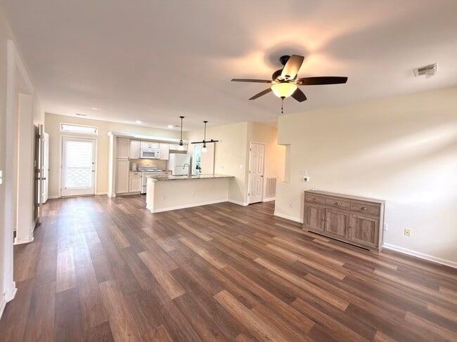 Building Photo - 352 Lucille Dr