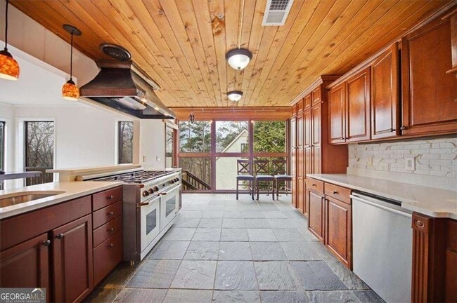 Building Photo - 530 Matterhorn Way