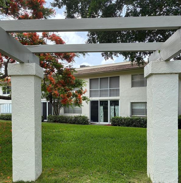 Building Photo - 2704 Nassau Bend