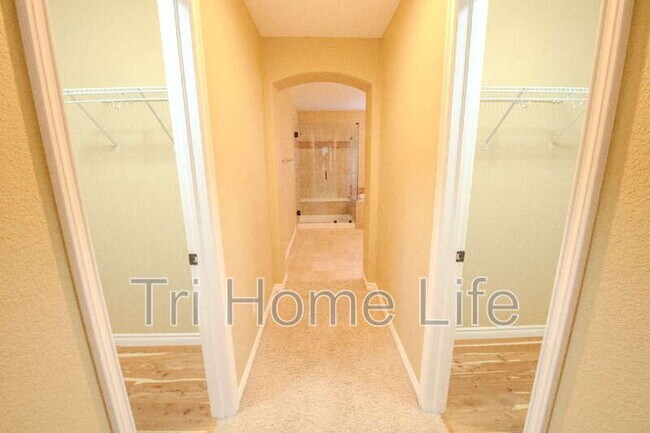Building Photo - 11033 Grayledge Cir