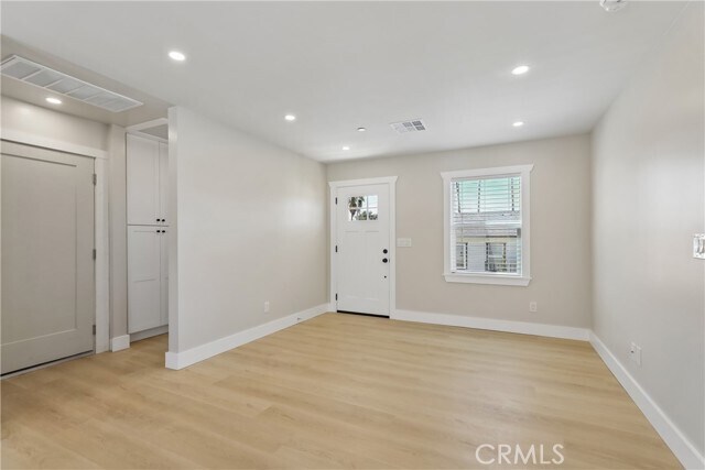 Building Photo - 23 E Pine St