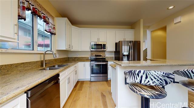 Building Photo - 91-1021-1021 Wahinoho St