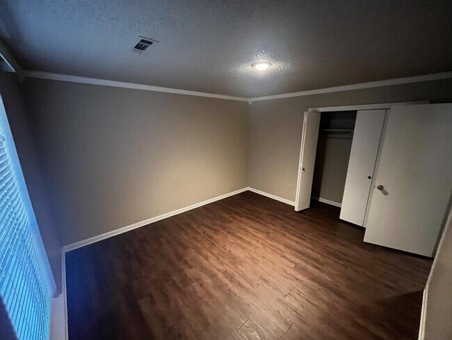 Building Photo - 19245 Tuttle Rd