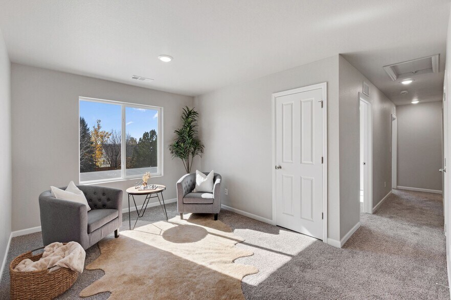 Building Photo - 1440 Coral Pl