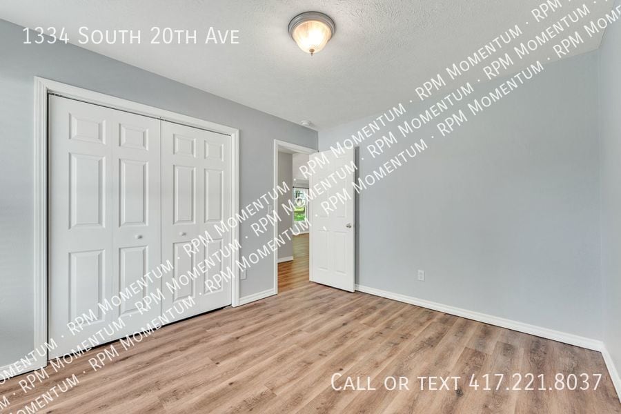 Building Photo - 1334 S 20th Ave