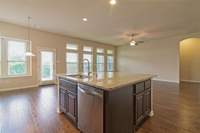 Building Photo - 2700 Madelena Ct