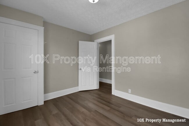Building Photo - 332 Lechner Ave