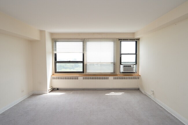 Building Photo - 4180 N Marine Dr