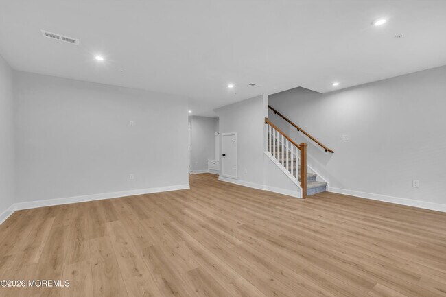 Building Photo - 9 Foxwood Dr
