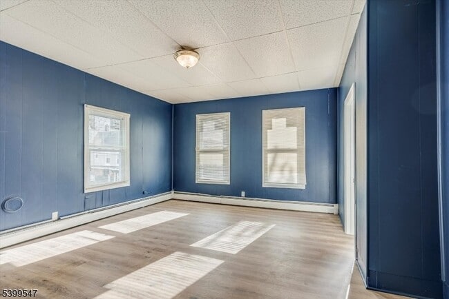 Building Photo - 239 Water St