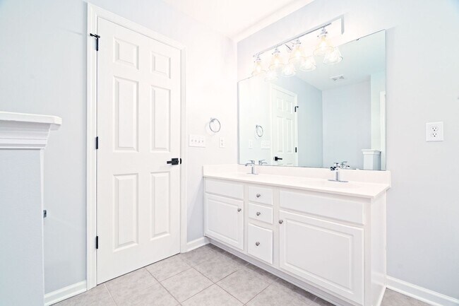 Building Photo - 116 Winding River Dr