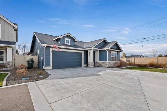 Building Photo - 4 Bedroom, 2 Bath home in Beautiful Meridian with SO MANY upgrades and perks throughout!  You don...