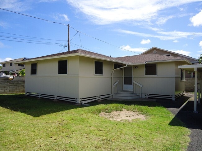 Primary Photo - Kailua - Coconut Grove 3 bedroom / 1 bath ...