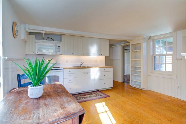 Primary Photo - 16 Walnut St