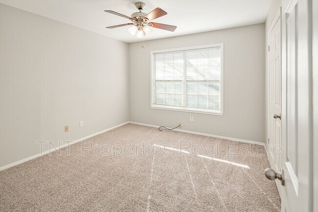 Building Photo - 2914 Prairie Flower Cir