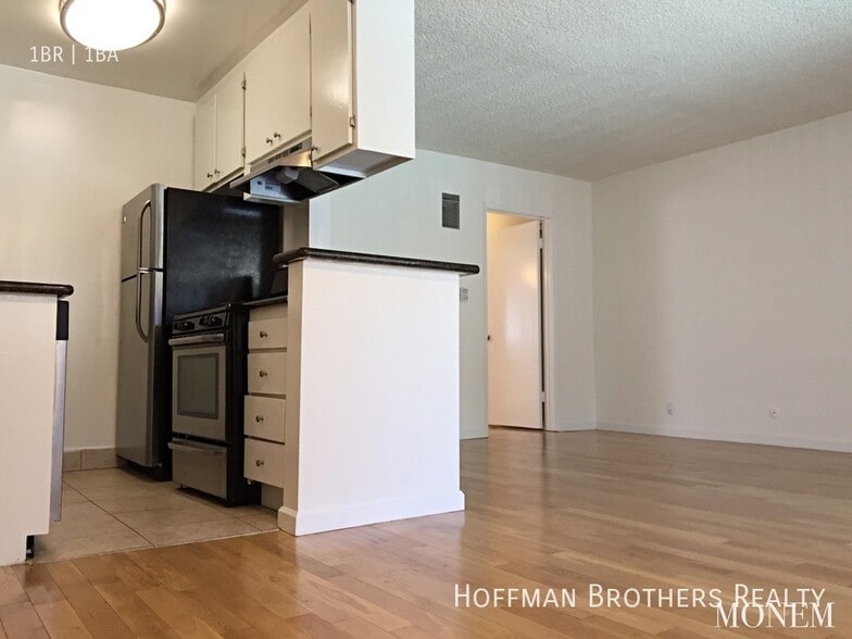 Building Photo - 1806 N Harvard Blvd