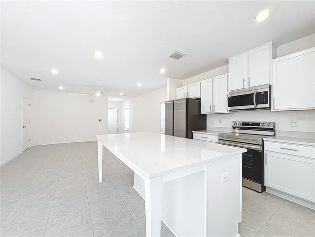 Building Photo - 3886 ACADEMIA Ave