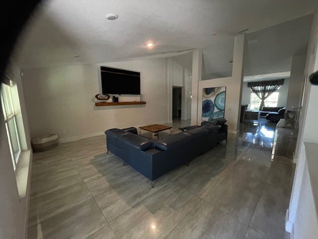 Building Photo - 1848 W Mesa Verde Dr