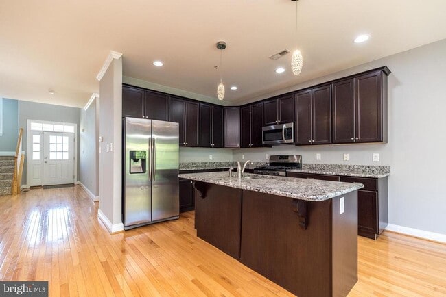 Building Photo - 3216 Brookside Dr