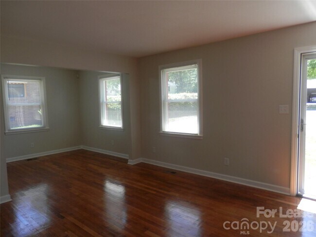 Building Photo - 3016 Colfax St