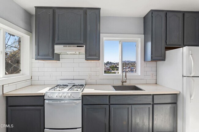 Building Photo - 1488 W Sunset Blvd