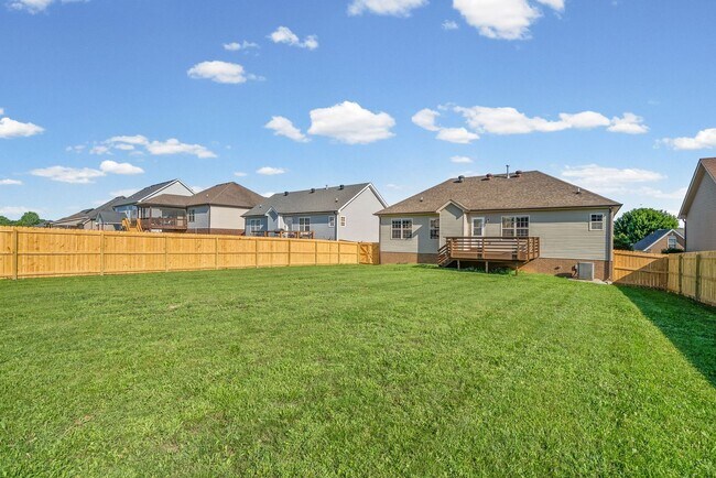 Building Photo - Pet Friendly Four Bedroom with Basement!