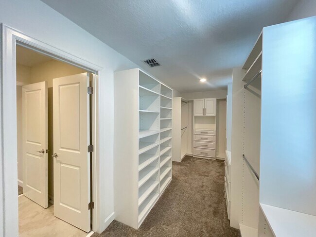 Building Photo - 10881 Longleaf Woods Dr