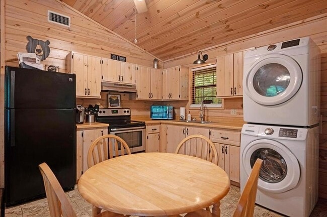 Building Photo - 206 Orca Rd