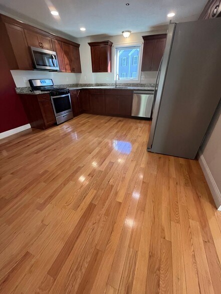 Building Photo - 8 Sugar Maple Ln